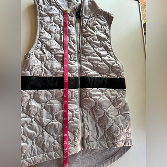 Nike running quilted gray zip up vest - Picture 6 of 8